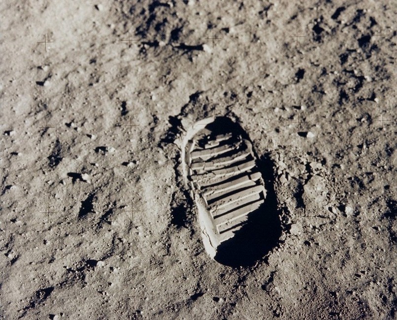 След астронавта на Луне. Год 1969