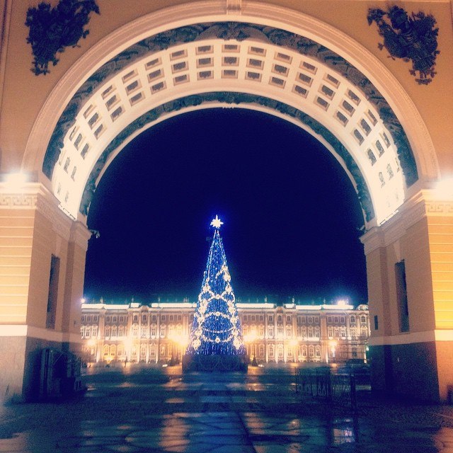 Новогодние Москва и Питер через фильтры Instagram